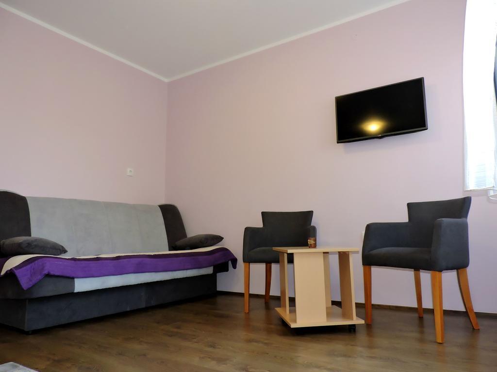 B&B Zmajevo Gnezdo 021 Sremska Kamenica Zimmer foto